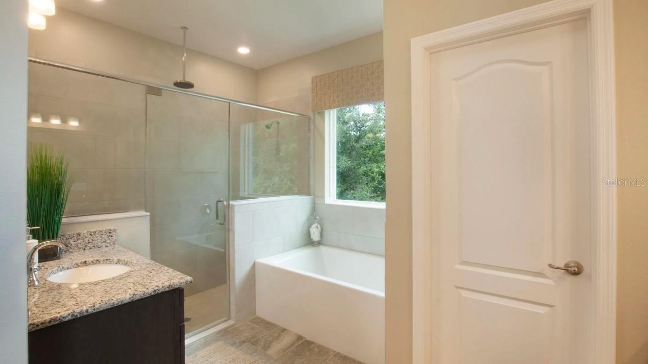 833 OAKS SHORES RD, LEESBURG, FL, 34748
