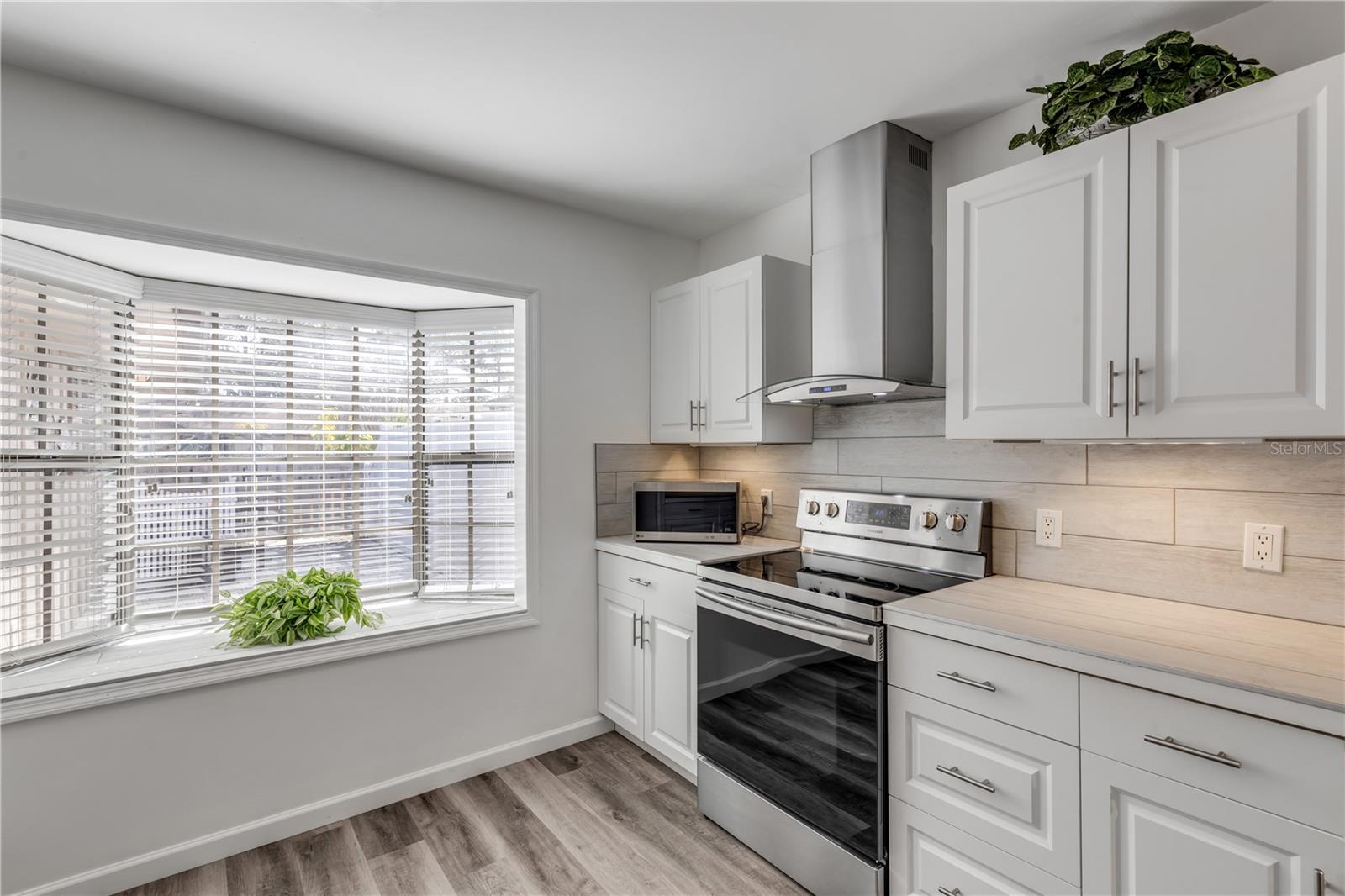 28 LAKE FAIRGREEN CIR, NEW SMYRNA BEACH, FL, 32168