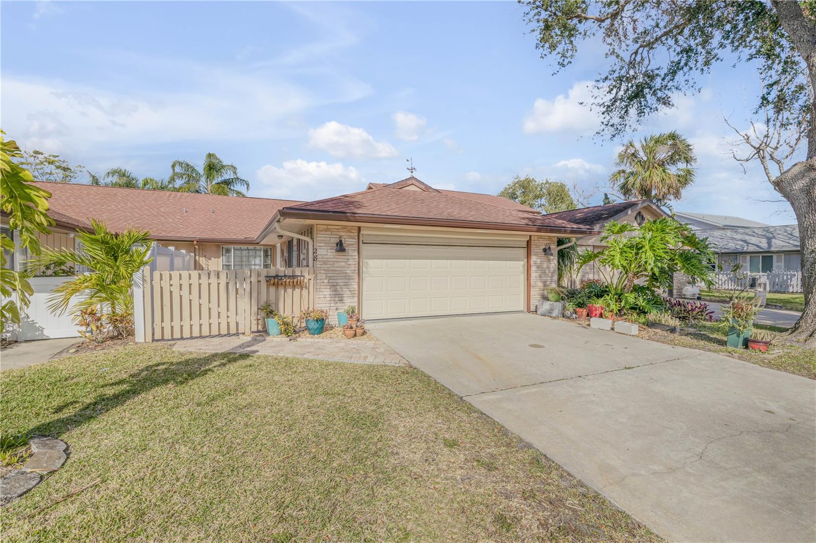 28 LAKE FAIRGREEN CIR, NEW SMYRNA BEACH, FL, 32168