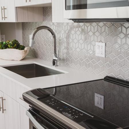 124 E PINE ST, ORLANDO, FL, 32801