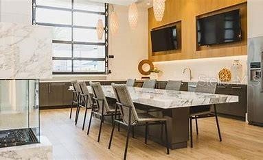 124 E PINE ST, ORLANDO, FL, 32801