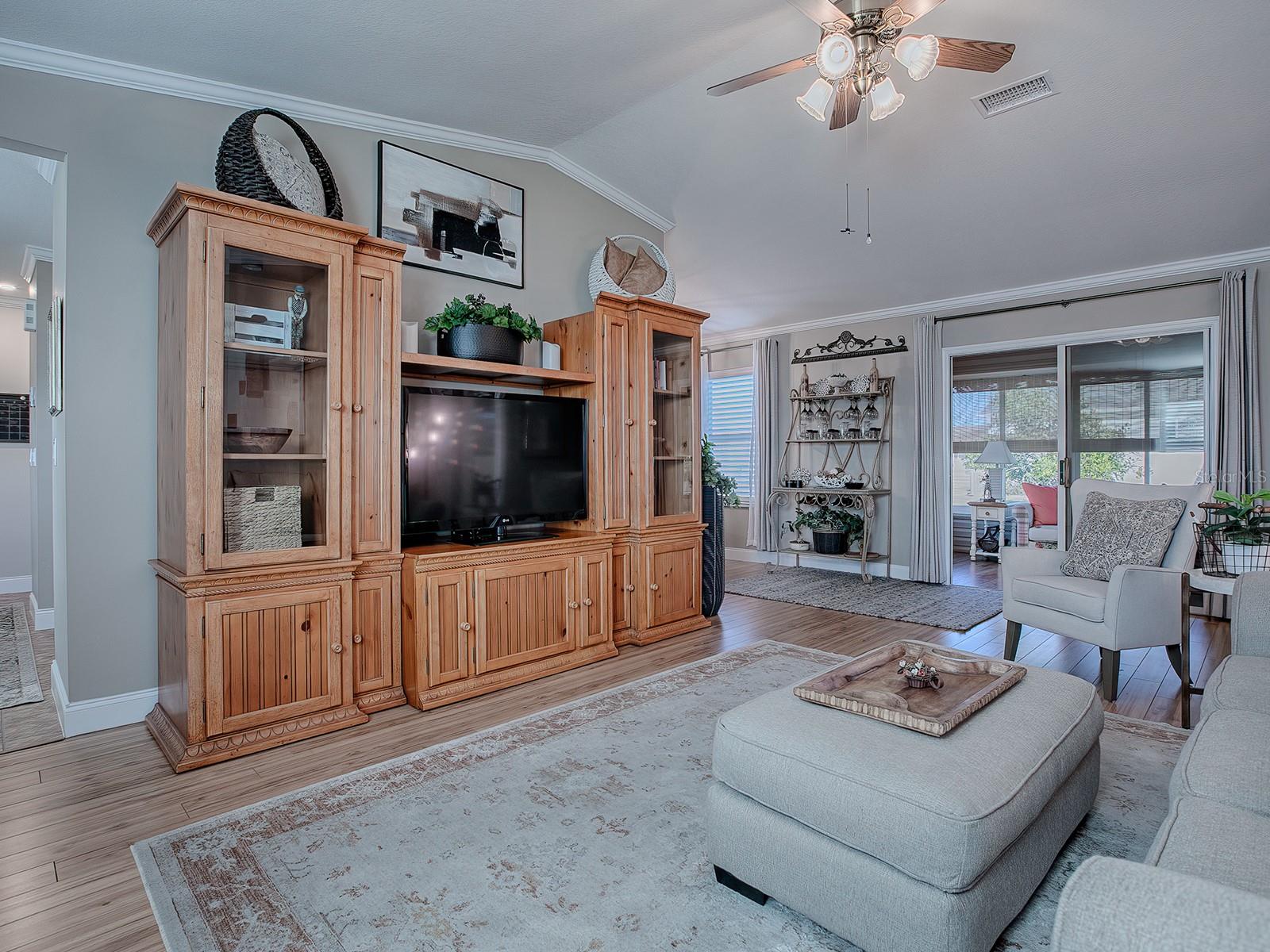 2009 CLAUDIO LN, THE VILLAGES, FL, 32159