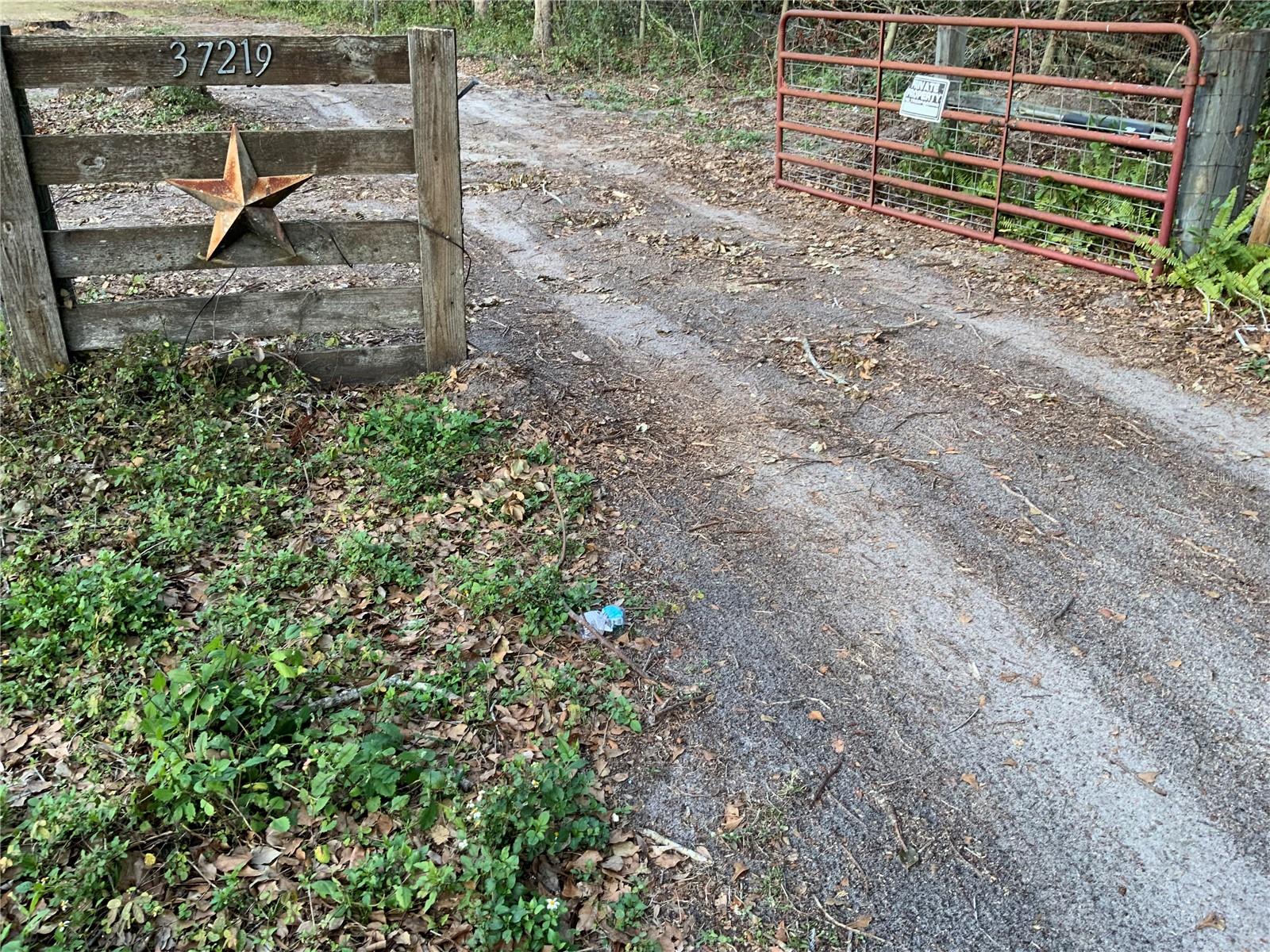 37219 TUCKER RD, ZEPHYRHILLS, FL, 33541