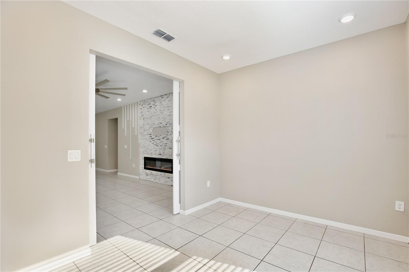 25449 PINE VALLEY DR, SORRENTO, FL, 32776