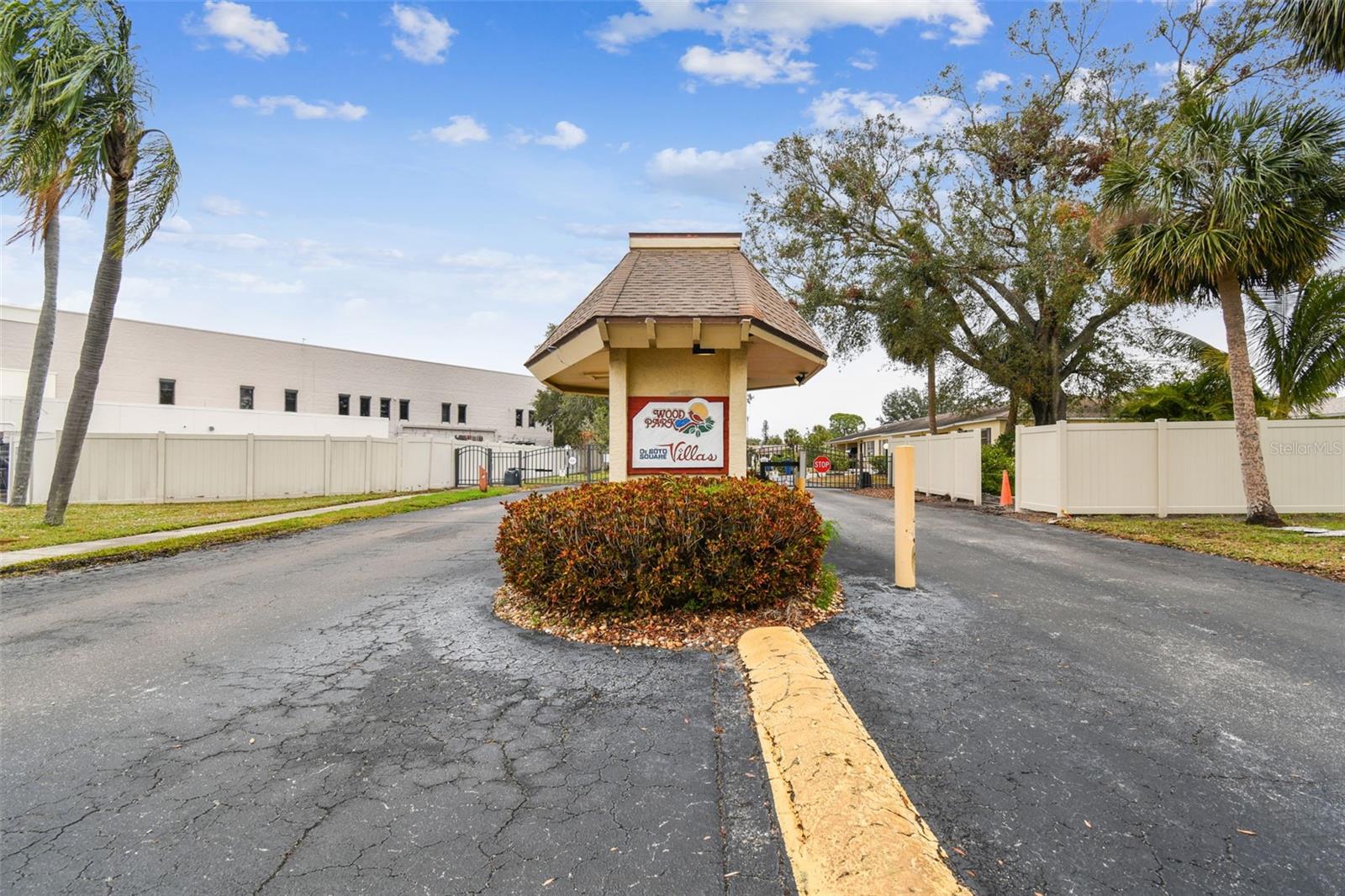 635 30TH AVE W #F206, BRADENTON, FL, 34205
