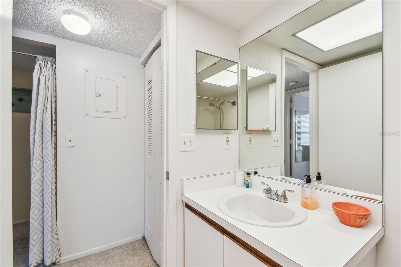635 30TH AVE W #F206, BRADENTON, FL, 34205