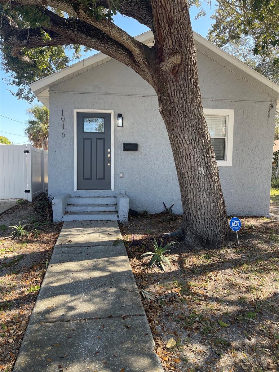 1916 SEMINOLE BLVD S, ST PETERSBURG, FL, 33705