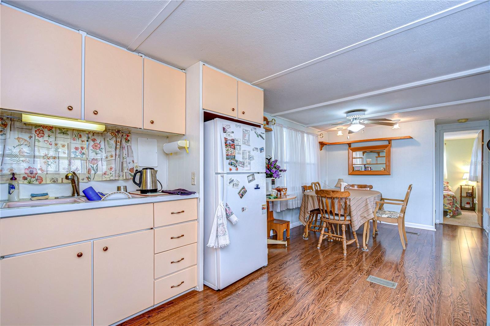 37350 TROPICAL DR, ZEPHYRHILLS, FL, 33541