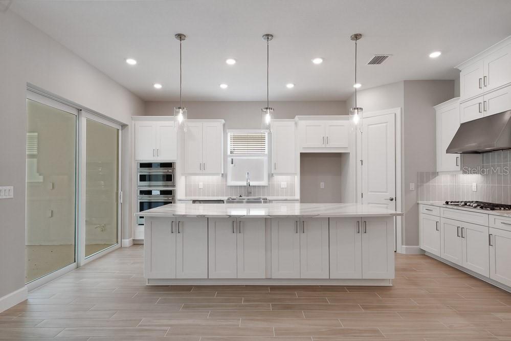 8024 MOONBEAM AVE, SARASOTA, FL, 34241