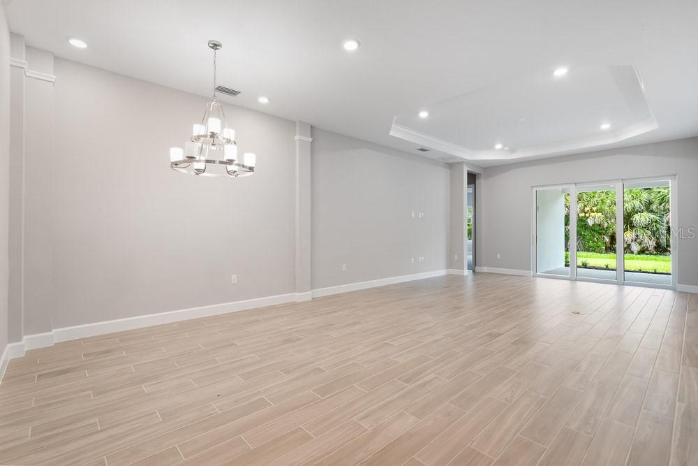 8024 MOONBEAM AVE, SARASOTA, FL, 34241