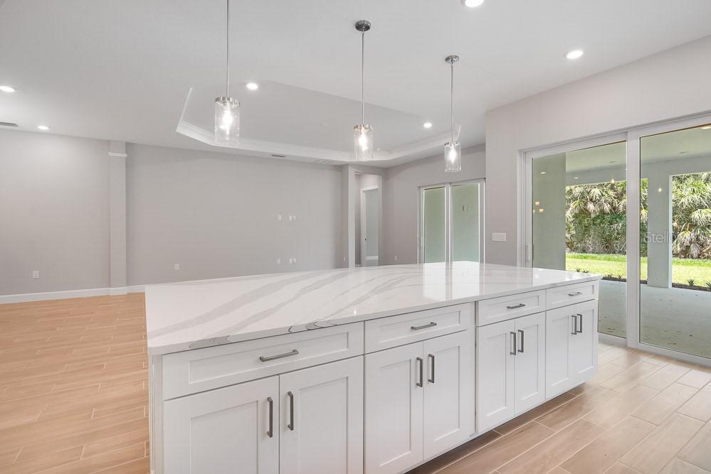 8024 MOONBEAM AVE, SARASOTA, FL, 34241