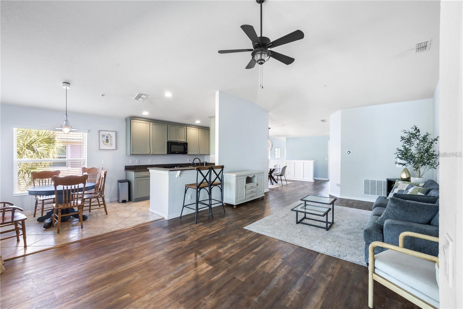 8321 BELLA VIDA CIR #8321, DAVENPORT, FL, 33896