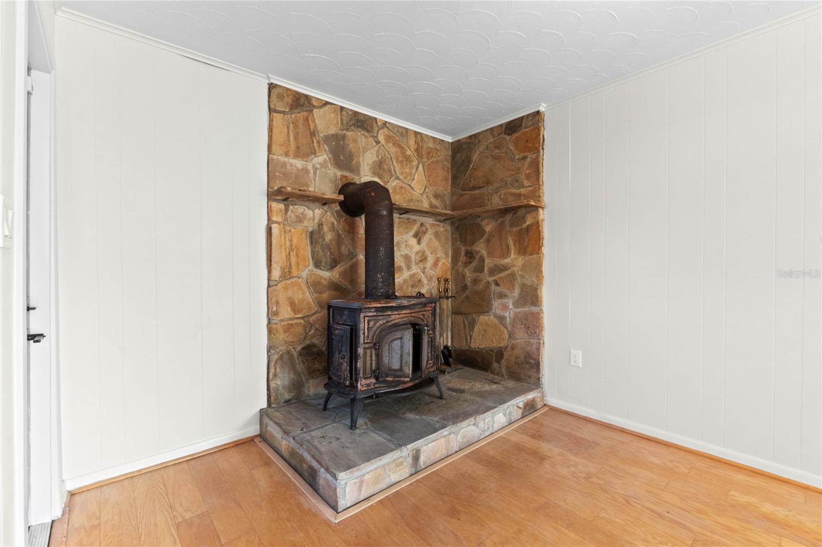 274 W KINGS HWY, CENTER HILL, FL, 33514