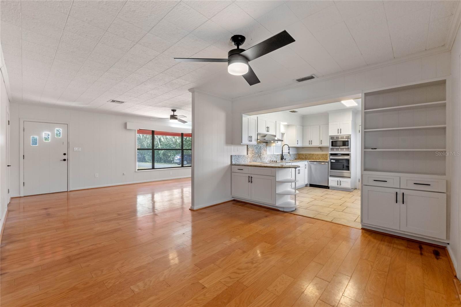 274 W KINGS HWY, CENTER HILL, FL, 33514