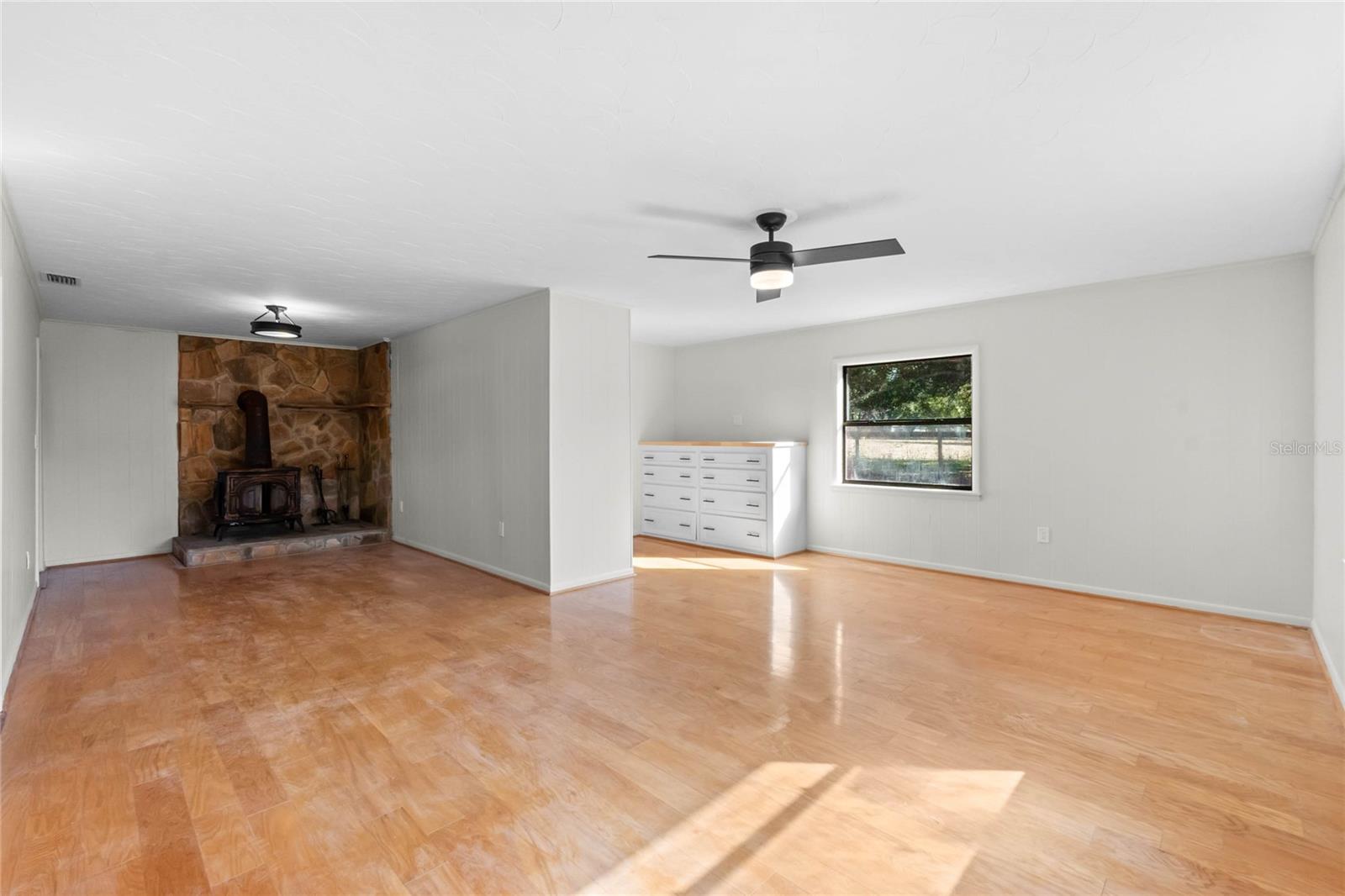 274 W KINGS HWY, CENTER HILL, FL, 33514