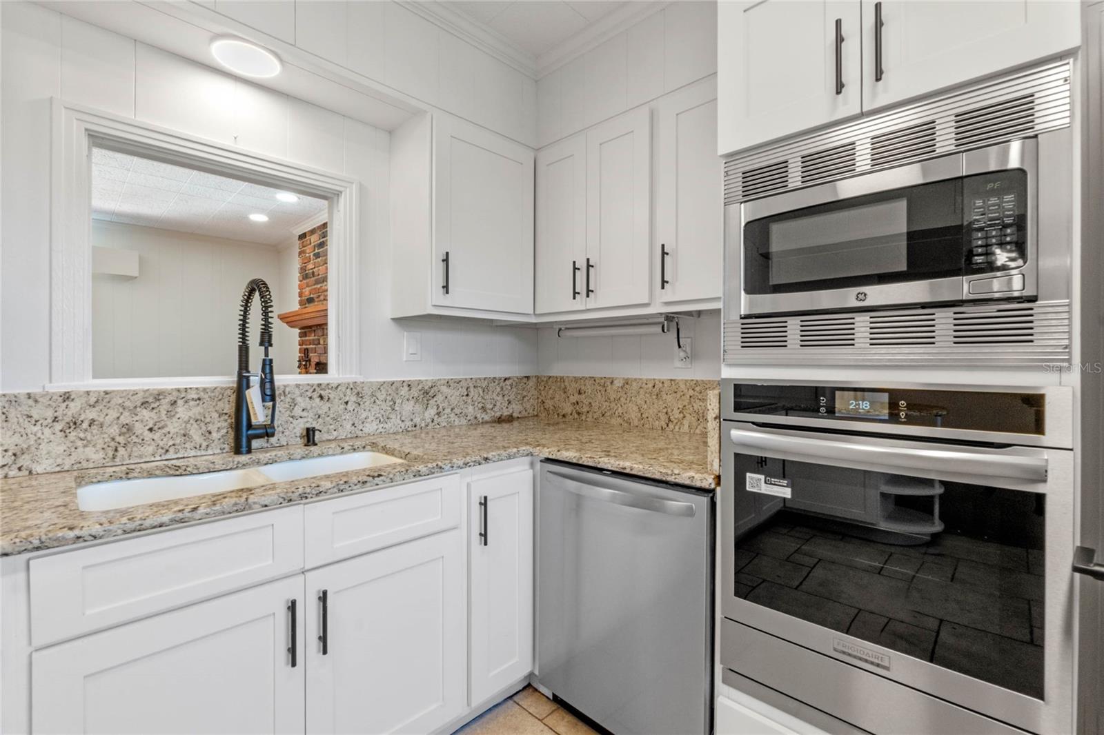274 W KINGS HWY, CENTER HILL, FL, 33514