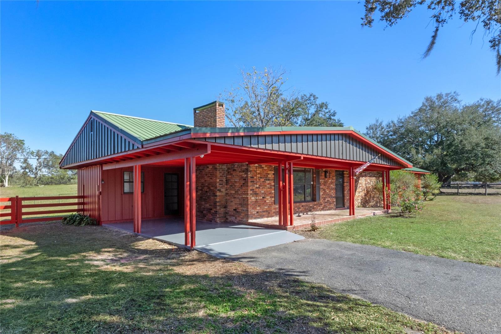 274 W KINGS HWY, CENTER HILL, FL, 33514