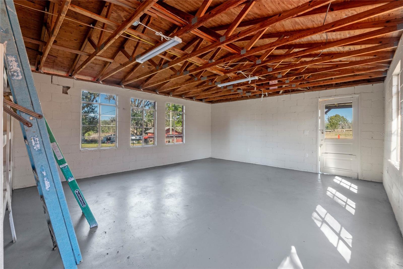 274 W KINGS HWY, CENTER HILL, FL, 33514