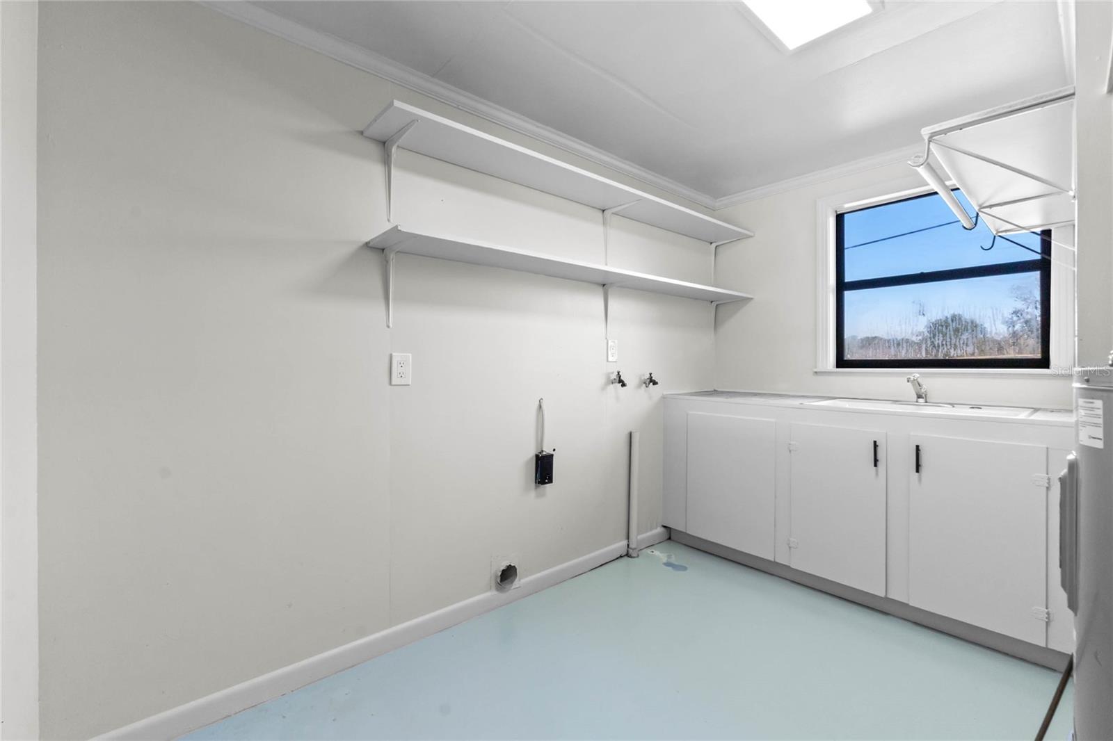 274 W KINGS HWY, CENTER HILL, FL, 33514