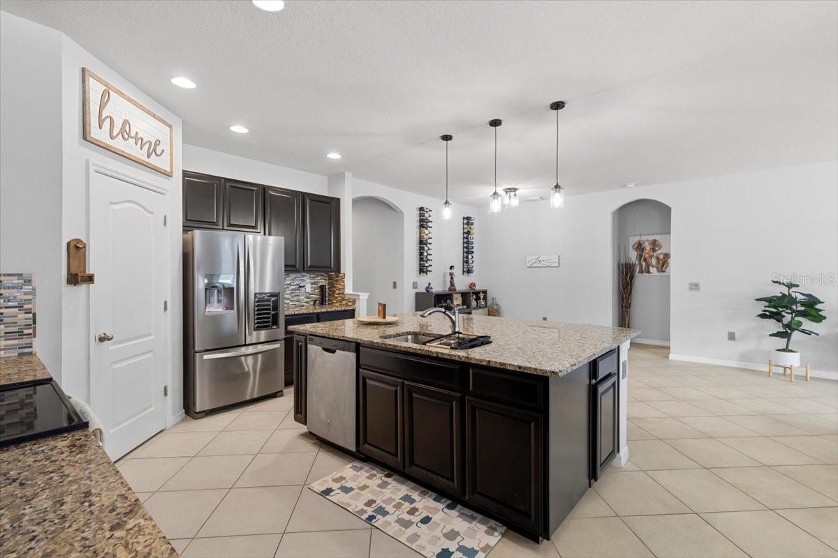 12152 LEDBURY COMMONS DR, GIBSONTON, FL, 33534