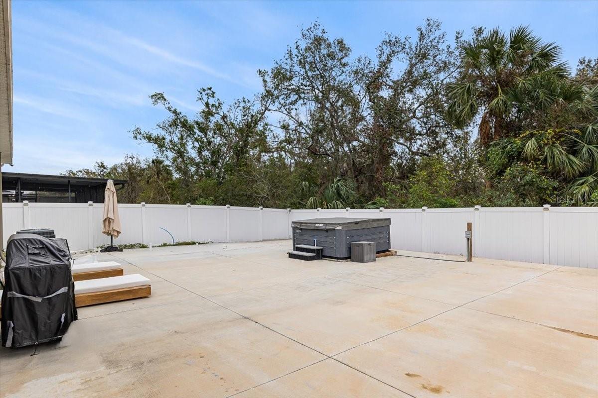 12152 LEDBURY COMMONS DR, GIBSONTON, FL, 33534