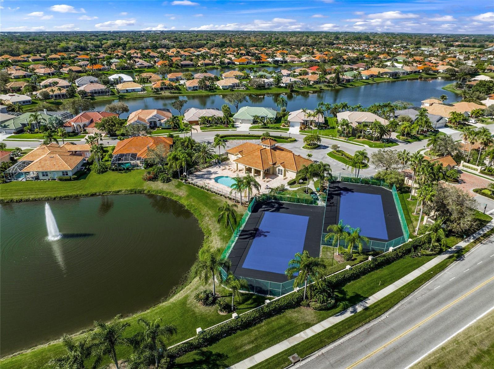 2905 SEASONS BLVD, SARASOTA, FL, 34240