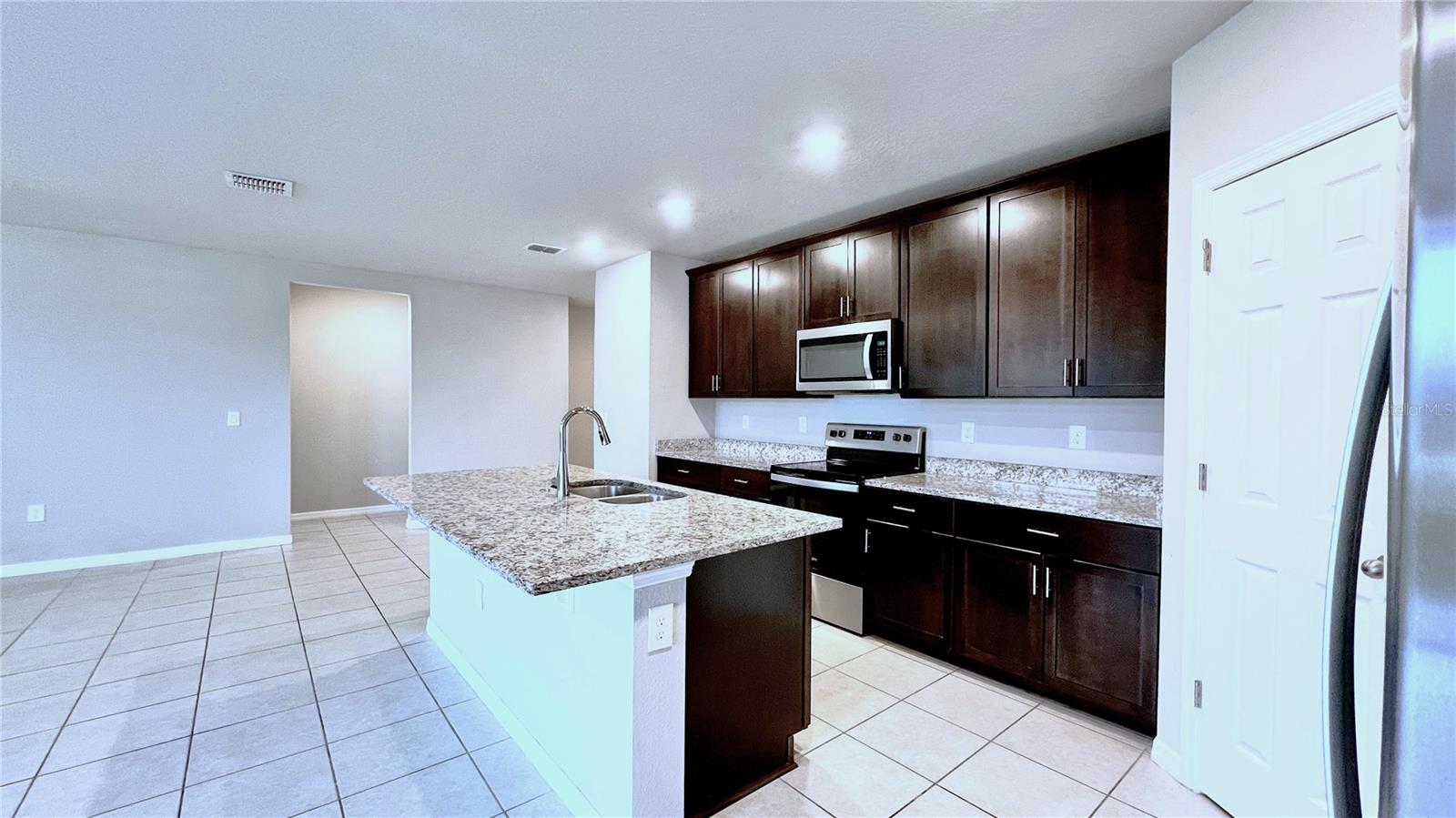 633 VISTA VILLAGES BLVD, DAVENPORT, FL, 33896