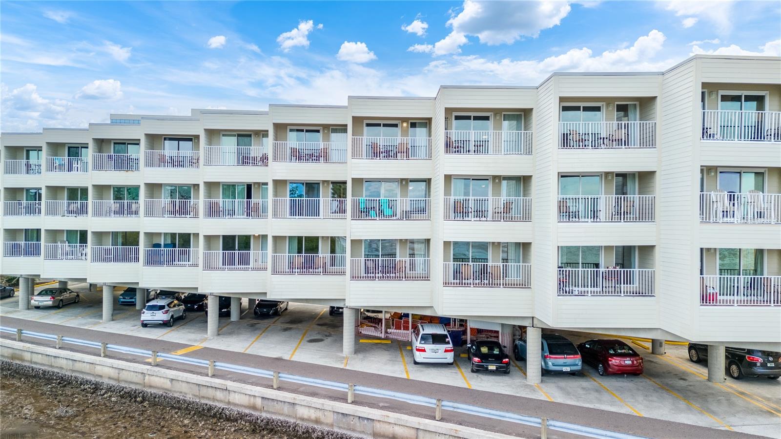 2506 N ROCKY POINT DR #272, TAMPA, FL, 33607