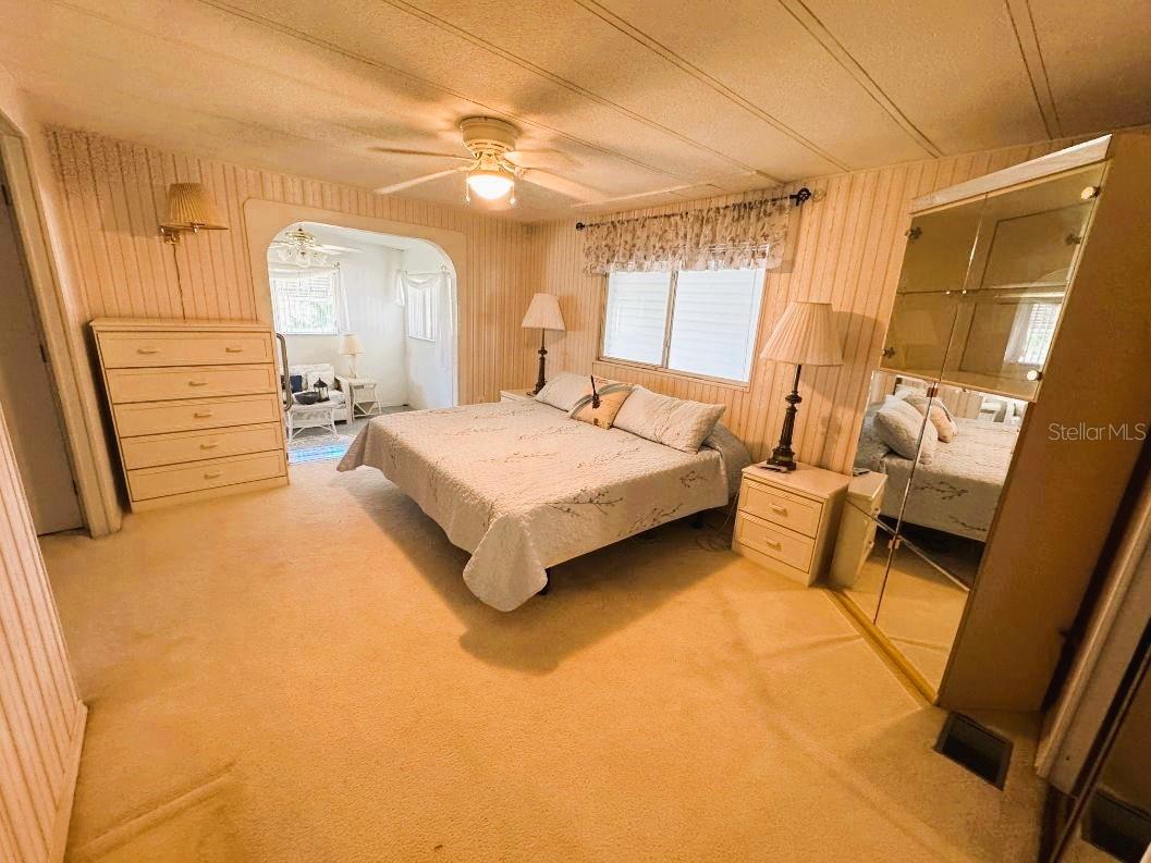 102 WILLOW LN, LEESBURG, FL, 34748