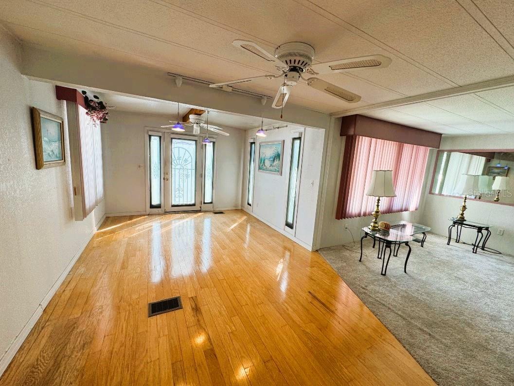 102 WILLOW LN, LEESBURG, FL, 34748