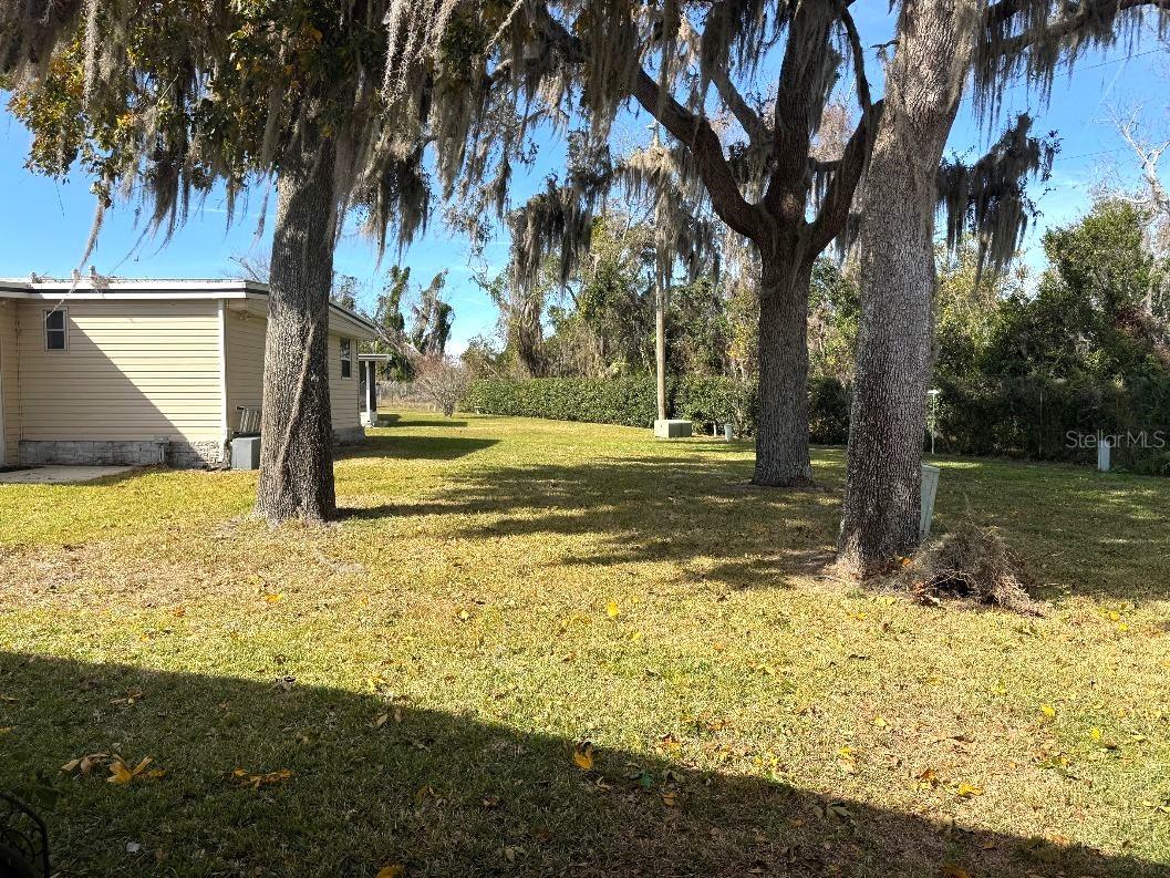 102 WILLOW LN, LEESBURG, FL, 34748