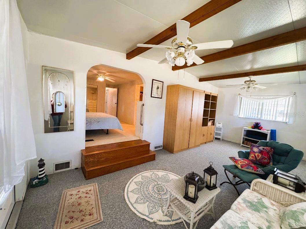 102 WILLOW LN, LEESBURG, FL, 34748