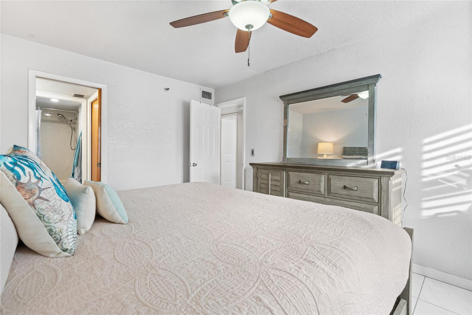 19727 GULF BLVD #103, INDIAN SHORES, FL, 33785