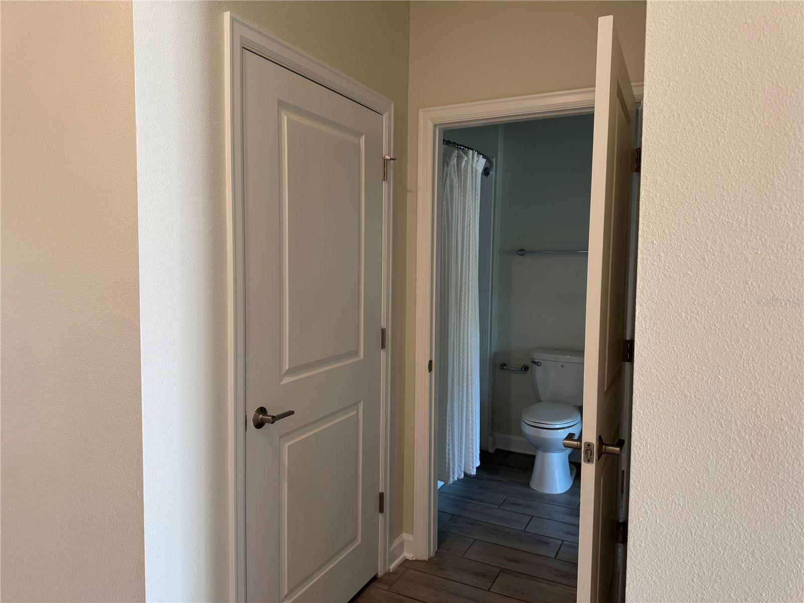 1077 QUAKER RIDGE LN, DAVENPORT, FL, 33896