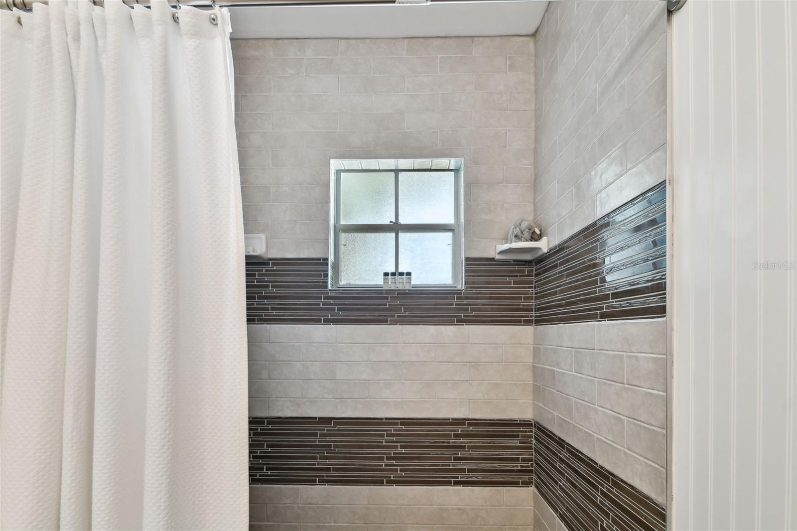 701 POINSETTIA RD #302, BELLEAIR, FL, 33756