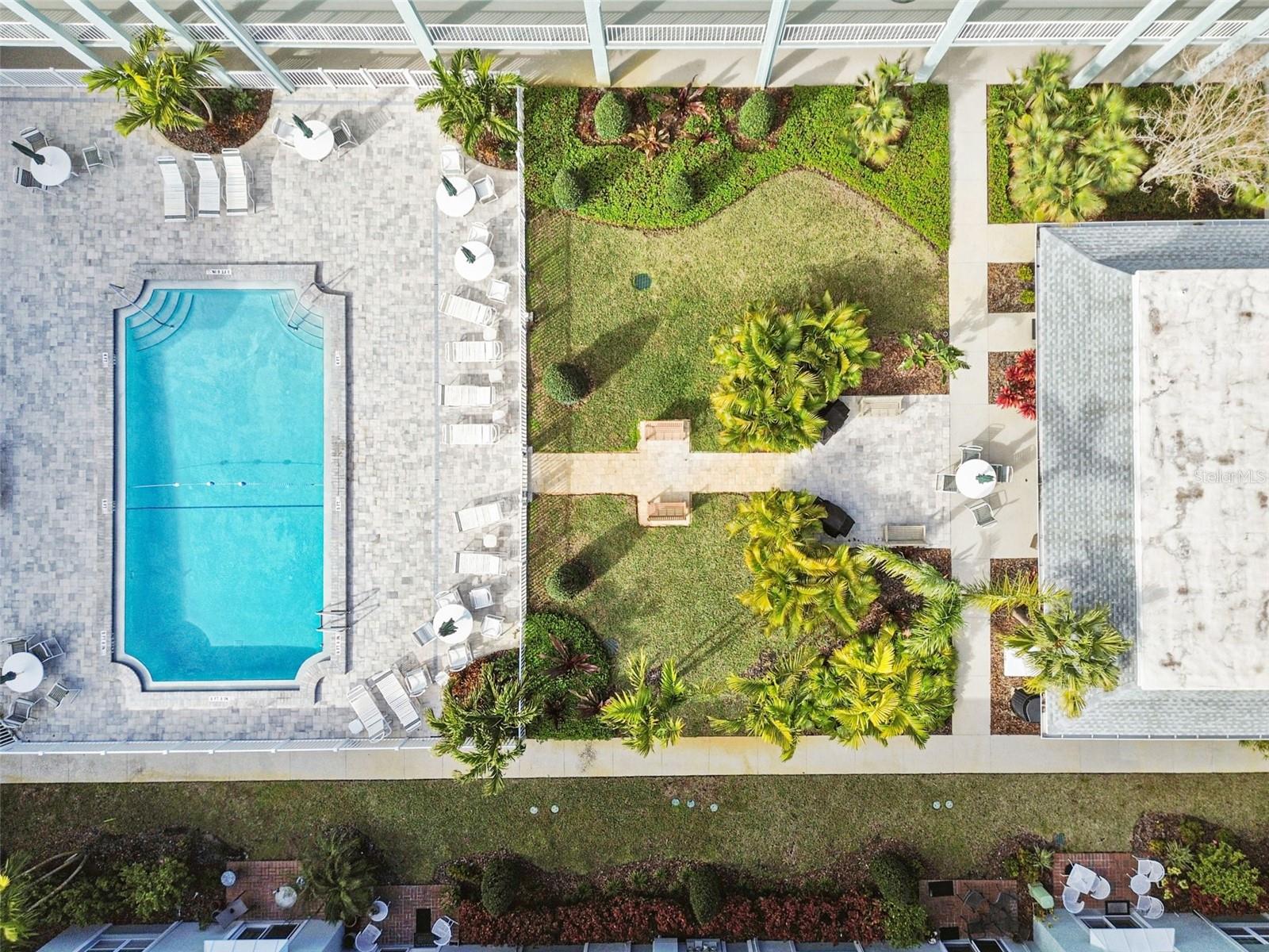 701 POINSETTIA RD #302, BELLEAIR, FL, 33756