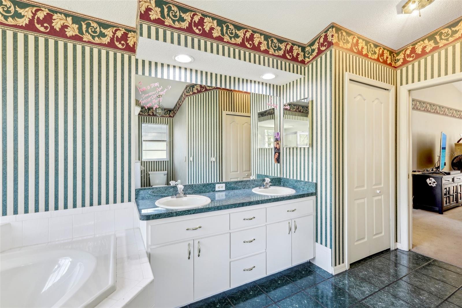 18164 WINDING OAKS BLVD, HUDSON, FL, 34667
