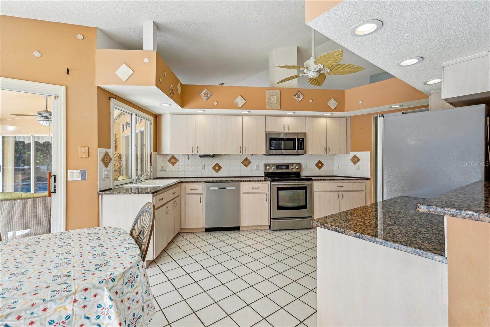 18164 WINDING OAKS BLVD, HUDSON, FL, 34667