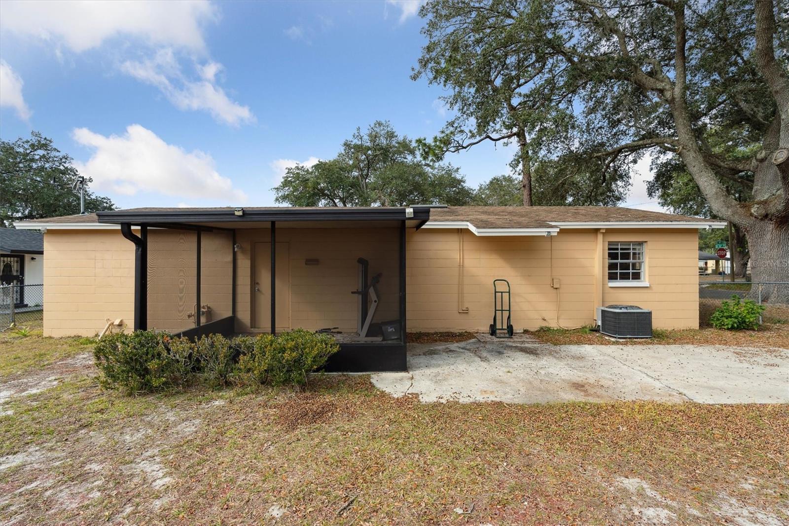 1039 SE 19TH TER, GAINESVILLE, FL, 32641
