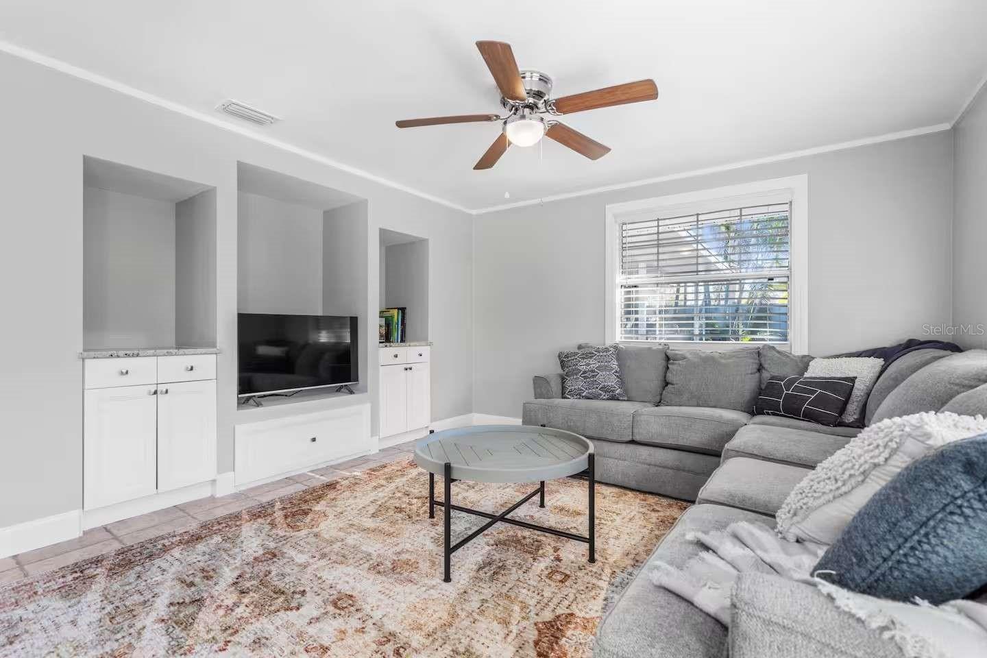 5105 W COUNTRY CLUB DR, SARASOTA, FL, 34243