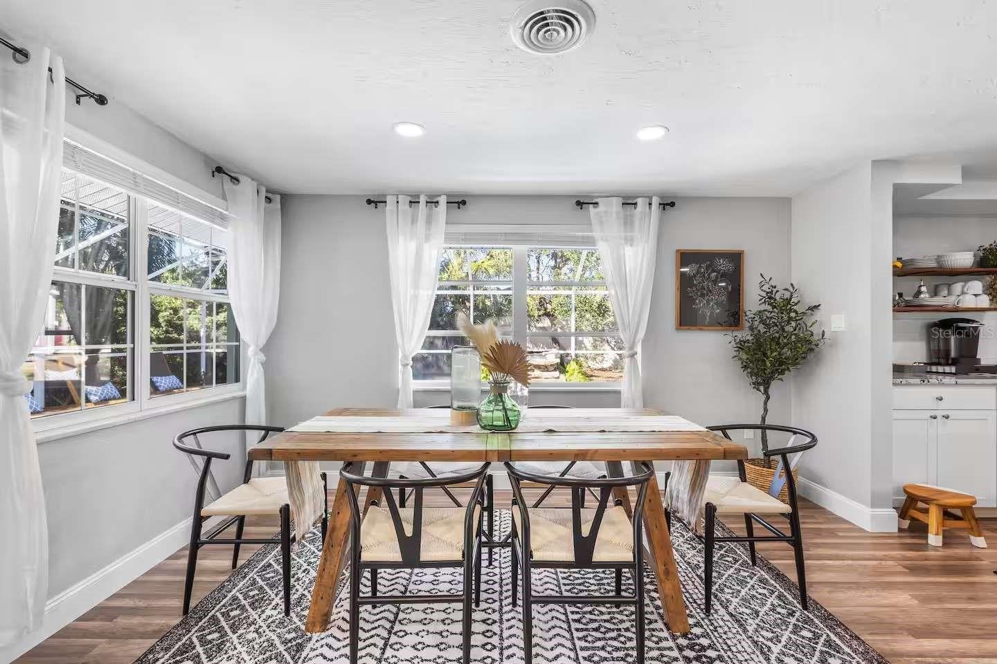 5105 W COUNTRY CLUB DR, SARASOTA, FL, 34243