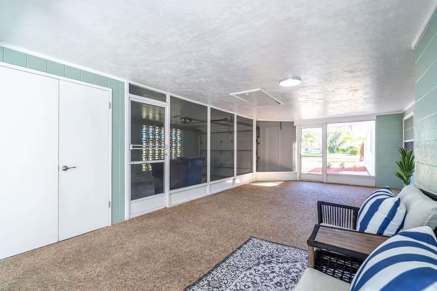 5105 W COUNTRY CLUB DR, SARASOTA, FL, 34243