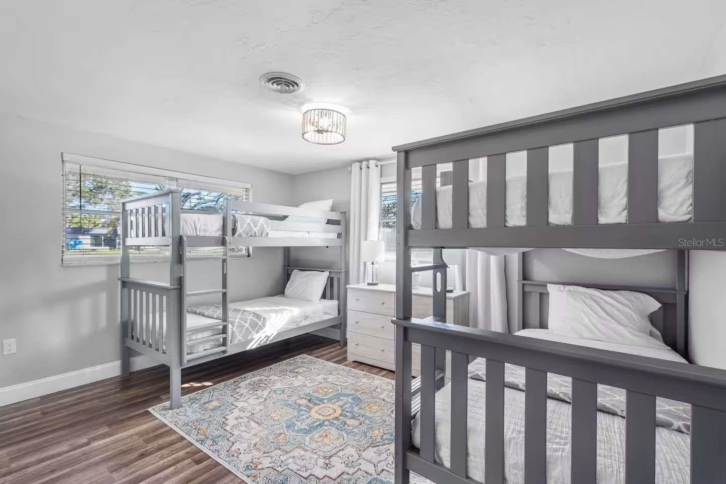5105 W COUNTRY CLUB DR, SARASOTA, FL, 34243