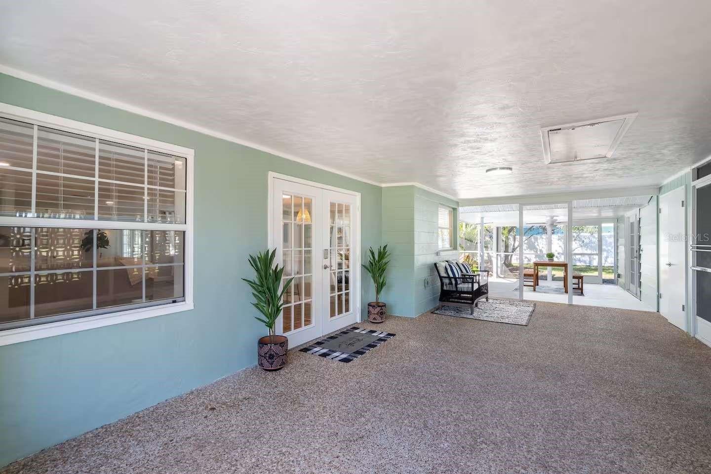 5105 W COUNTRY CLUB DR, SARASOTA, FL, 34243