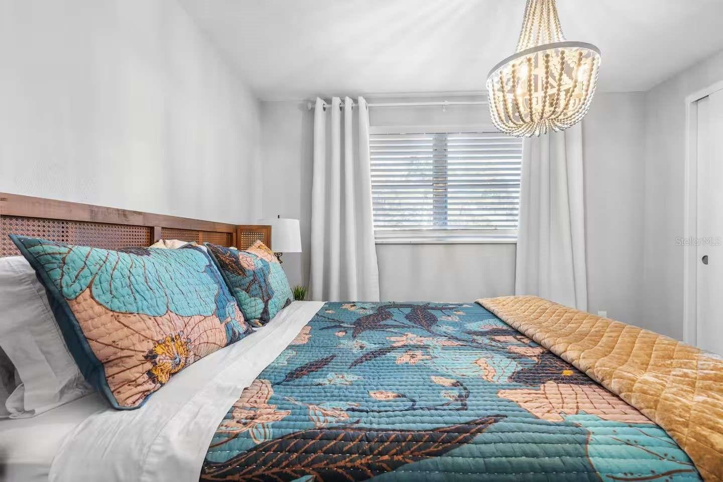 5105 W COUNTRY CLUB DR, SARASOTA, FL, 34243