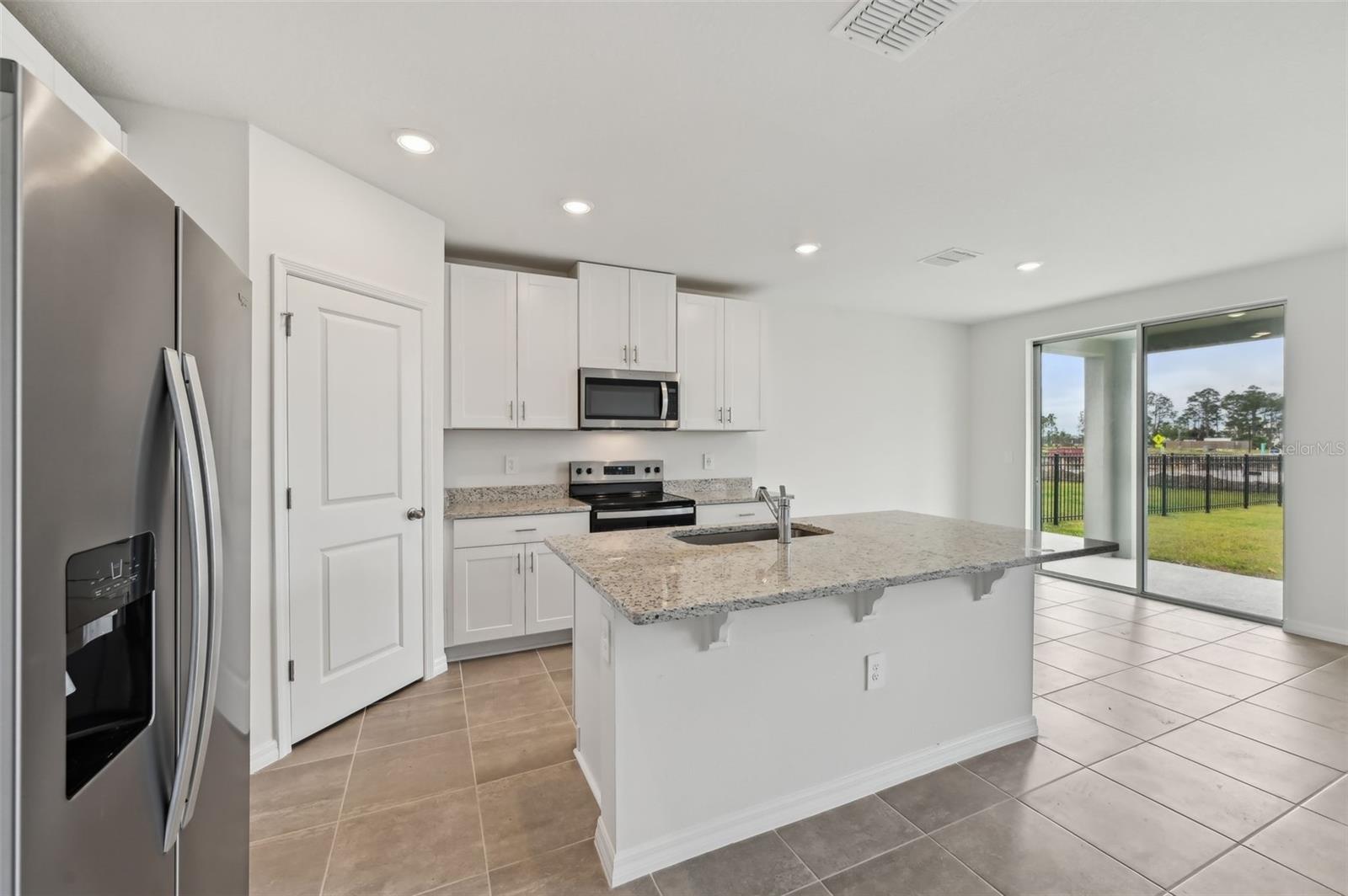 225 LAZY SHORE DR, NOKOMIS, FL, 34275