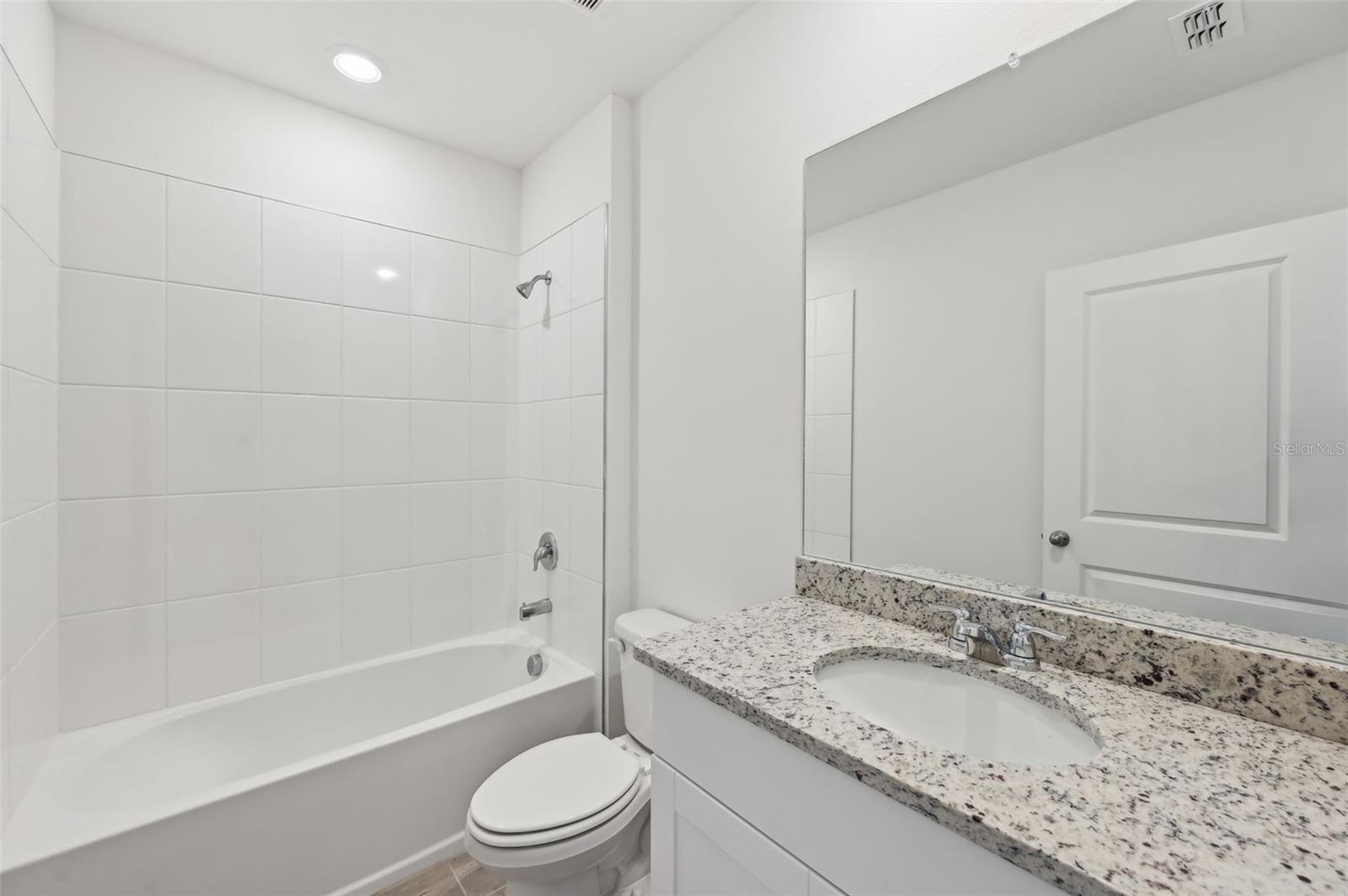225 LAZY SHORE DR, NOKOMIS, FL, 34275