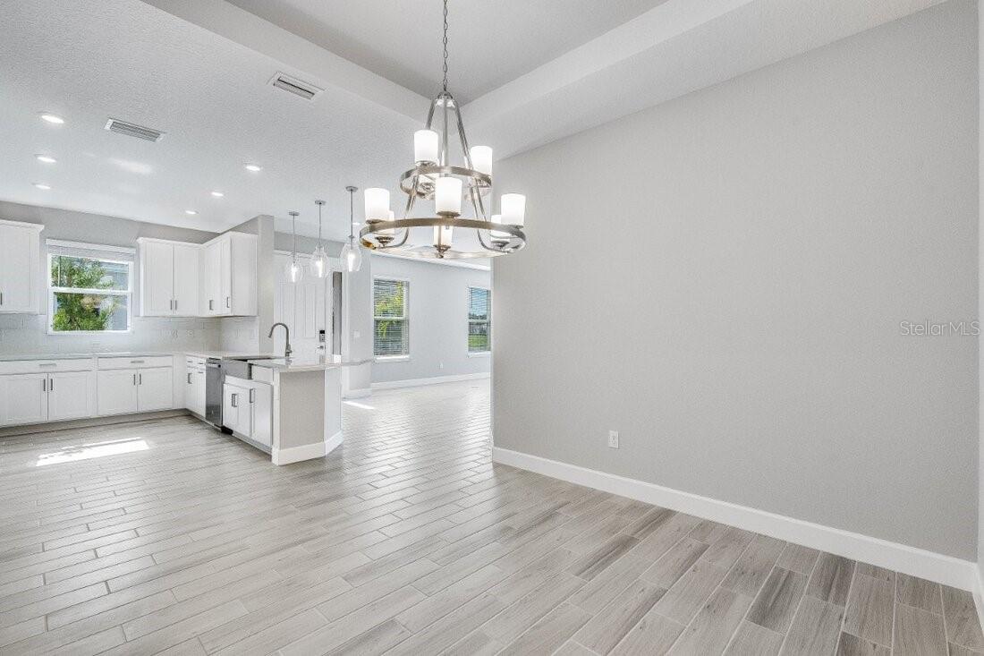 8109 MOONBEAM AVE, SARASOTA, FL, 34241