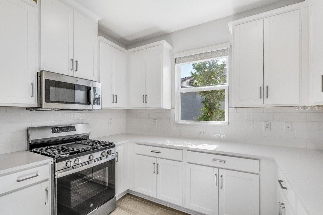 8109 MOONBEAM AVE, SARASOTA, FL, 34241