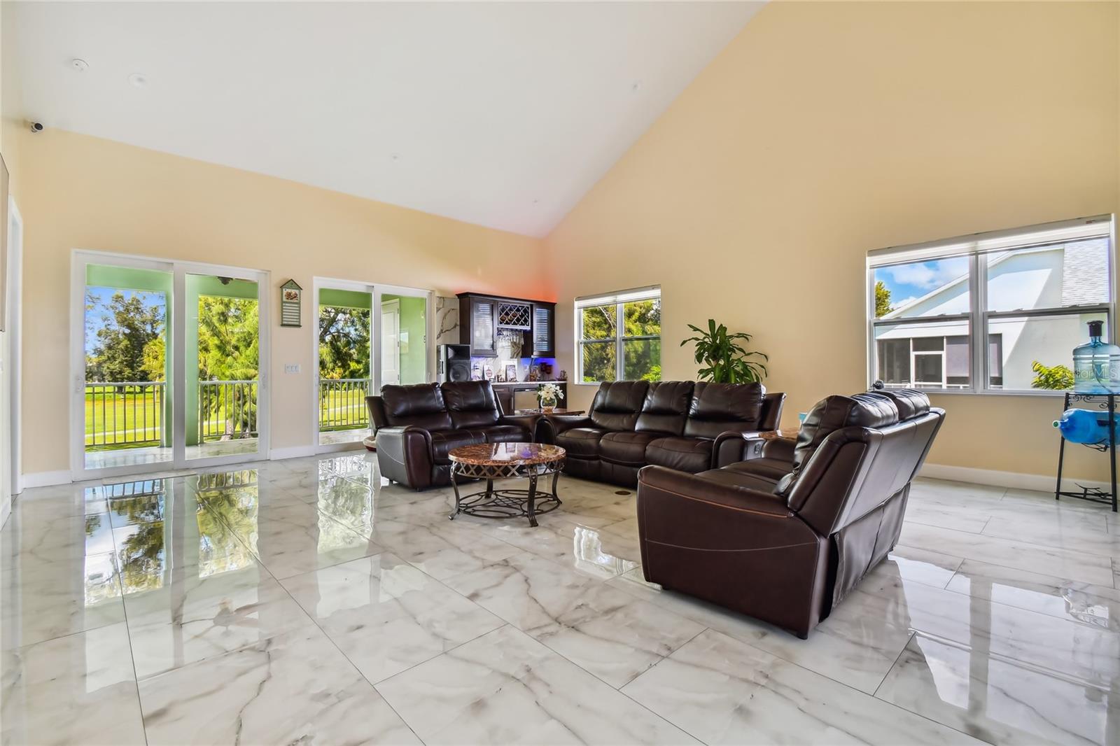 711 EAGLE LN, APOLLO BEACH, FL, 33572